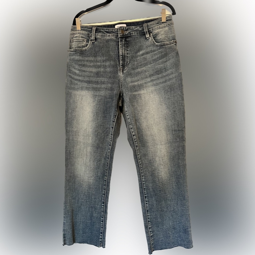 NWOT Pistola light denim jeans.